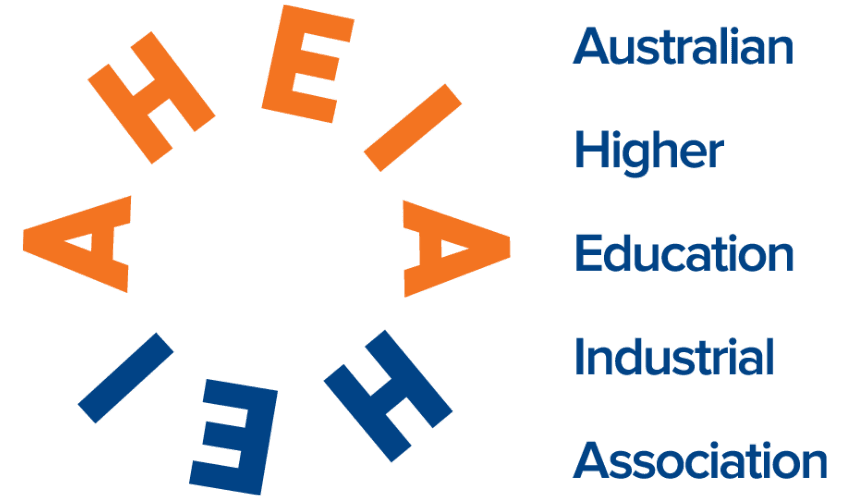 University of New England (UNE) Logo